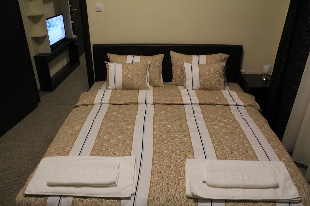 Hotel Feniks Пожаревац Номер фото