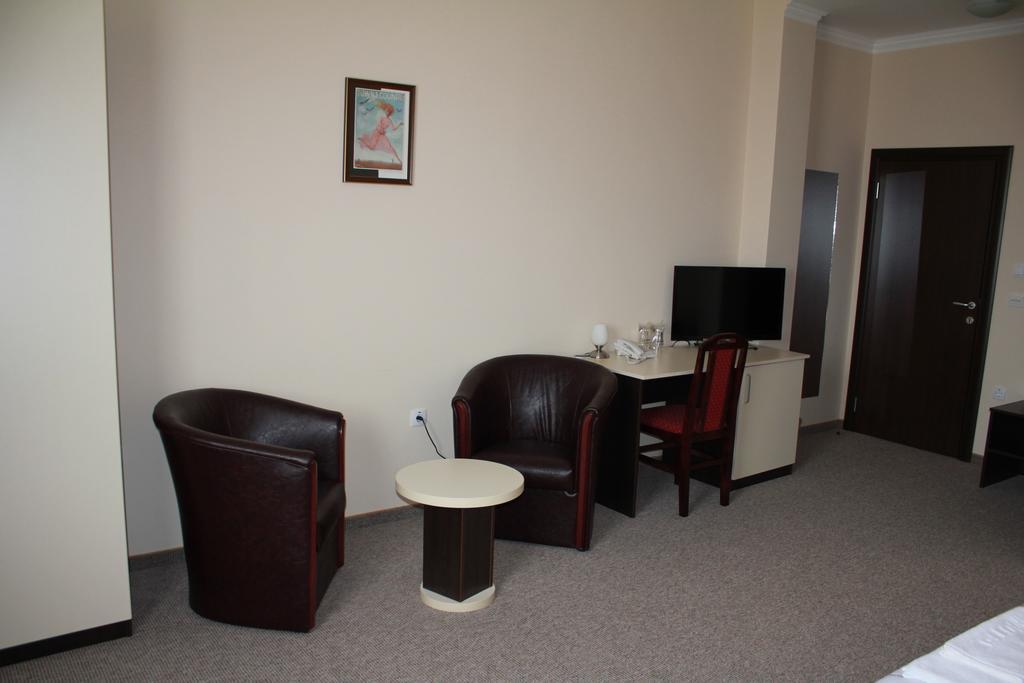 Hotel Feniks Пожаревац Номер фото