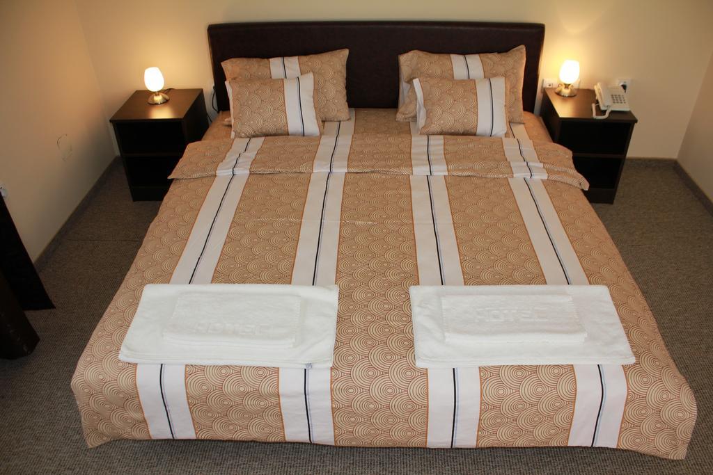 Hotel Feniks Пожаревац Номер фото