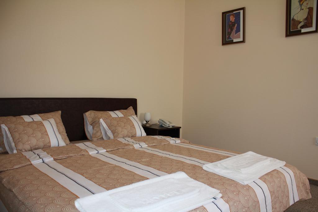 Hotel Feniks Пожаревац Номер фото