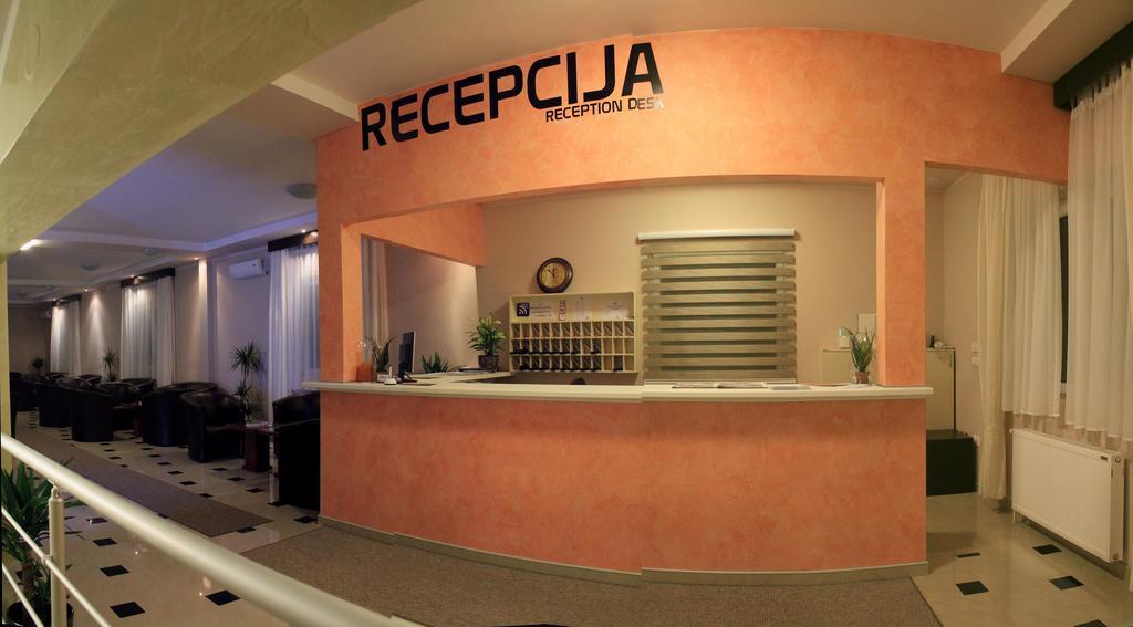 Hotel Feniks Пожаревац Экстерьер фото