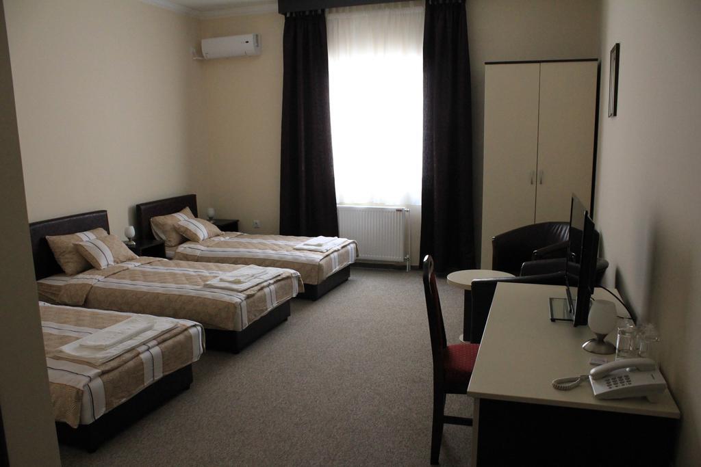 Hotel Feniks Пожаревац Номер фото