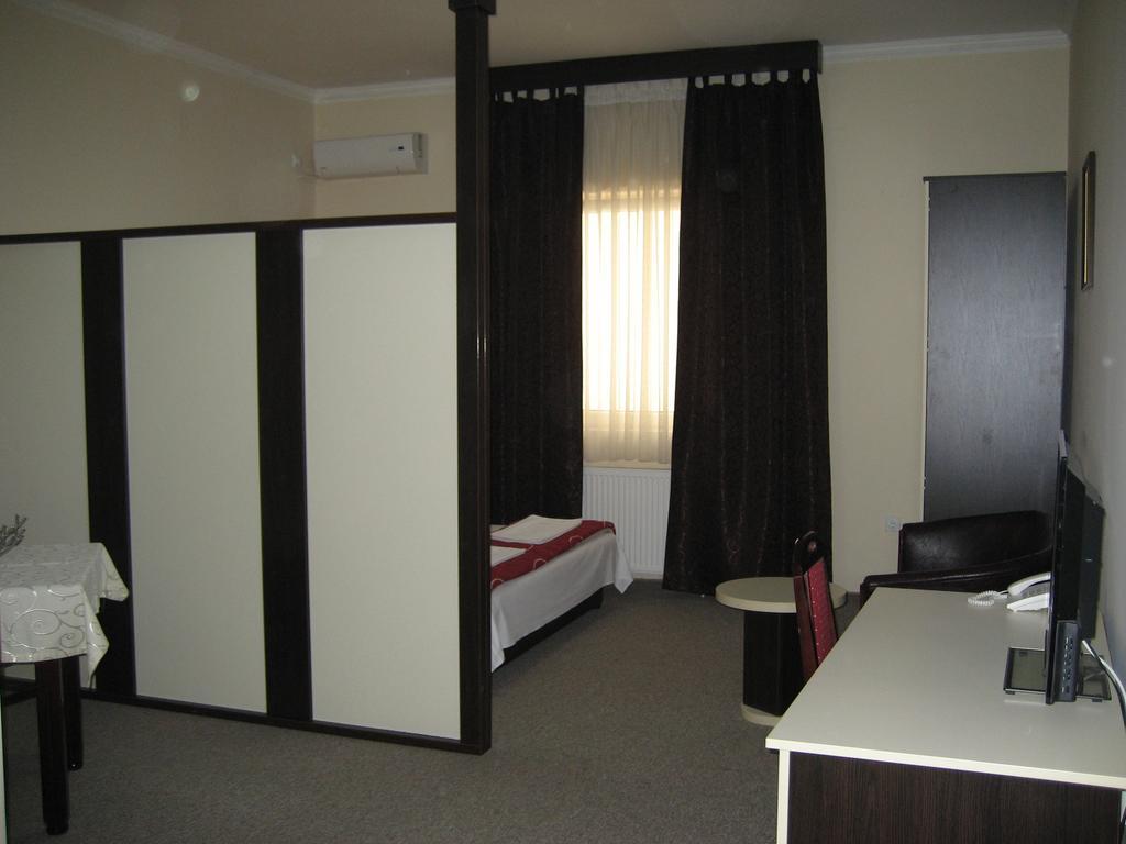 Hotel Feniks Пожаревац Экстерьер фото